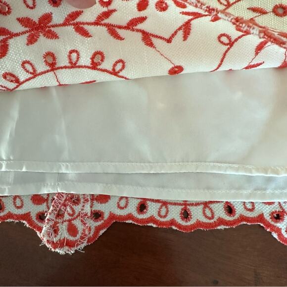 NWT LOFT Embroidered Eyelet Medallion Mini Straight Skirt Size 2 - Picture 7 of 12